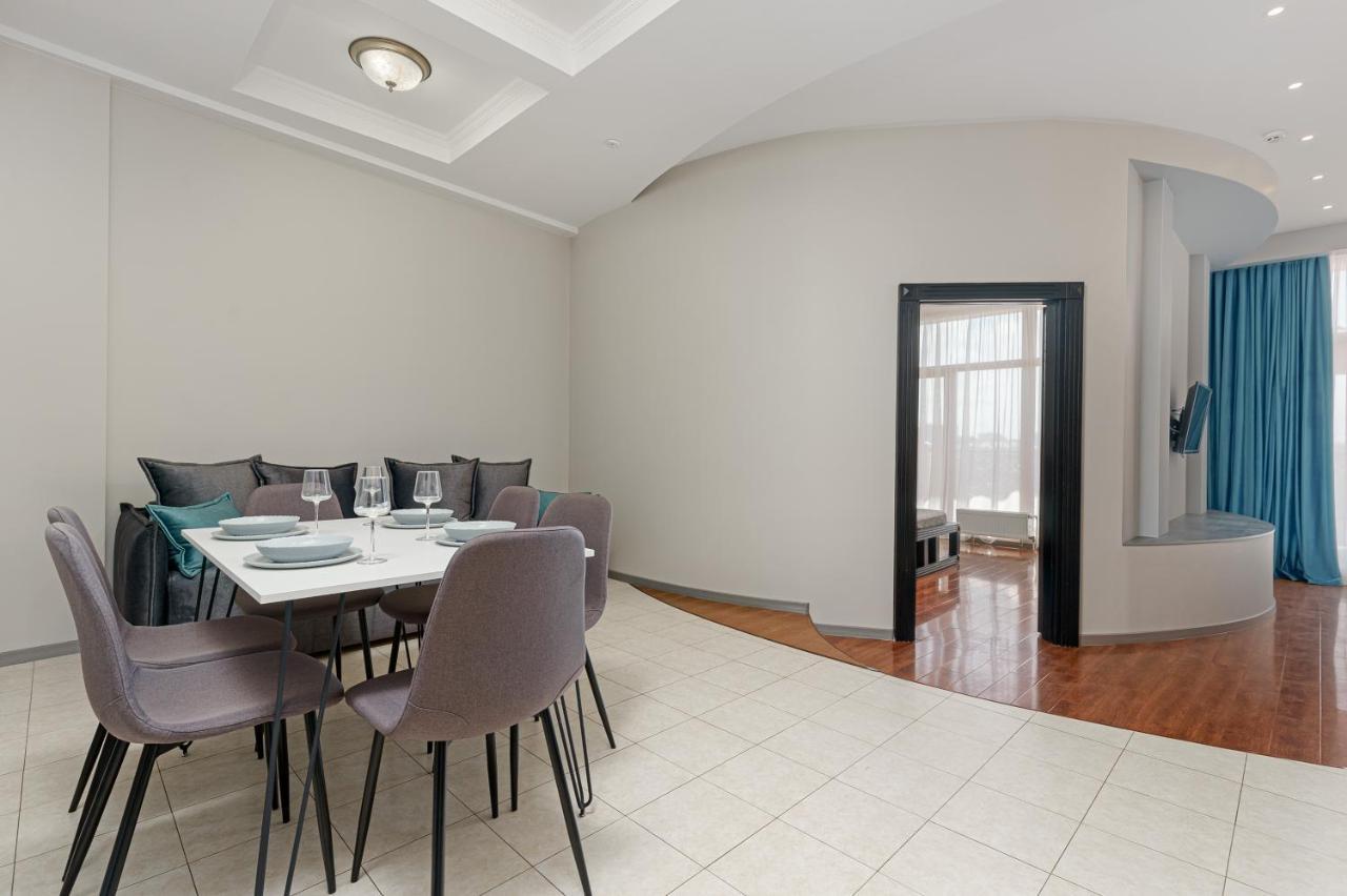 Arcadia Palace 2-Bedrooms Apartment With Terrace Odessza Kültér fotó